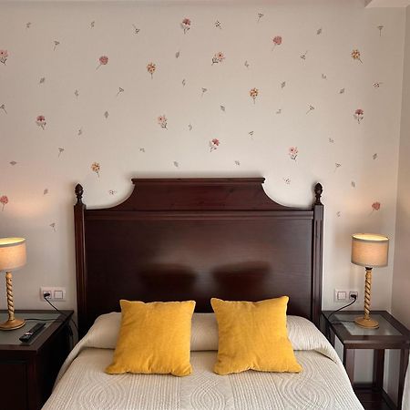 Hotel Y Apartamentos La Lonja Кангас-де-Оніс Екстер'єр фото