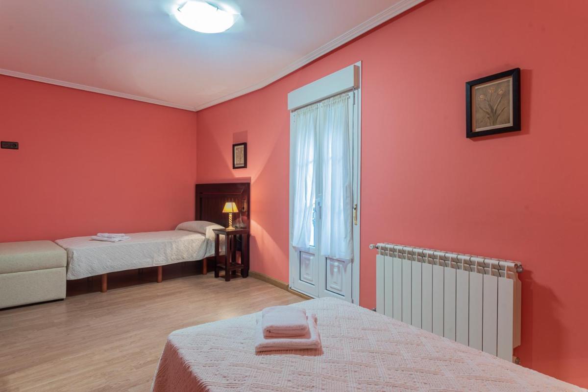Hotel Y Apartamentos La Lonja Кангас-де-Оніс Екстер'єр фото
