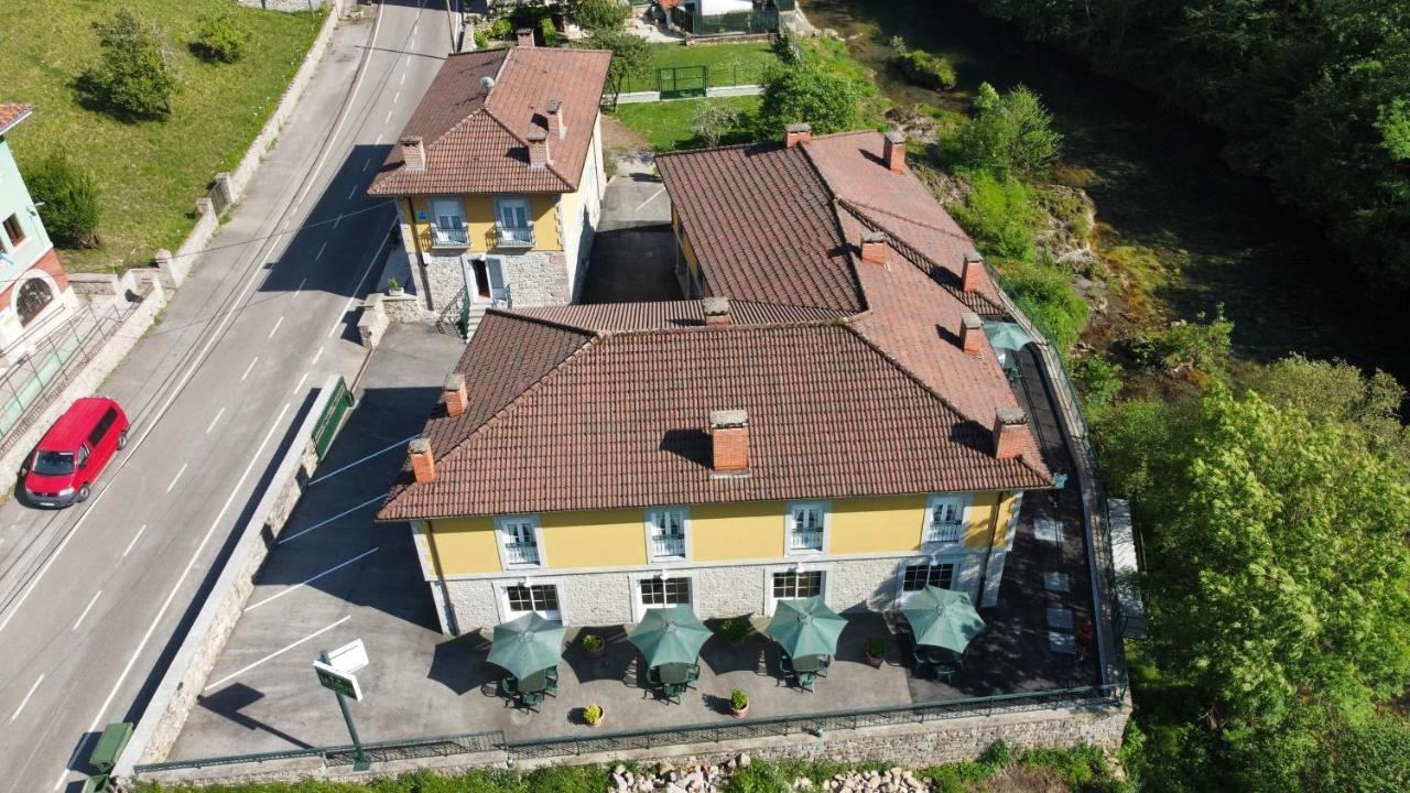 Hotel Y Apartamentos La Lonja Кангас-де-Оніс Екстер'єр фото
