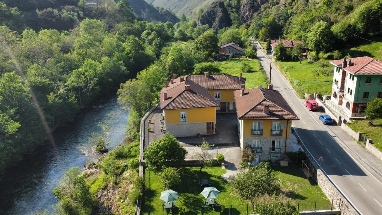 Hotel Y Apartamentos La Lonja Кангас-де-Оніс Екстер'єр фото