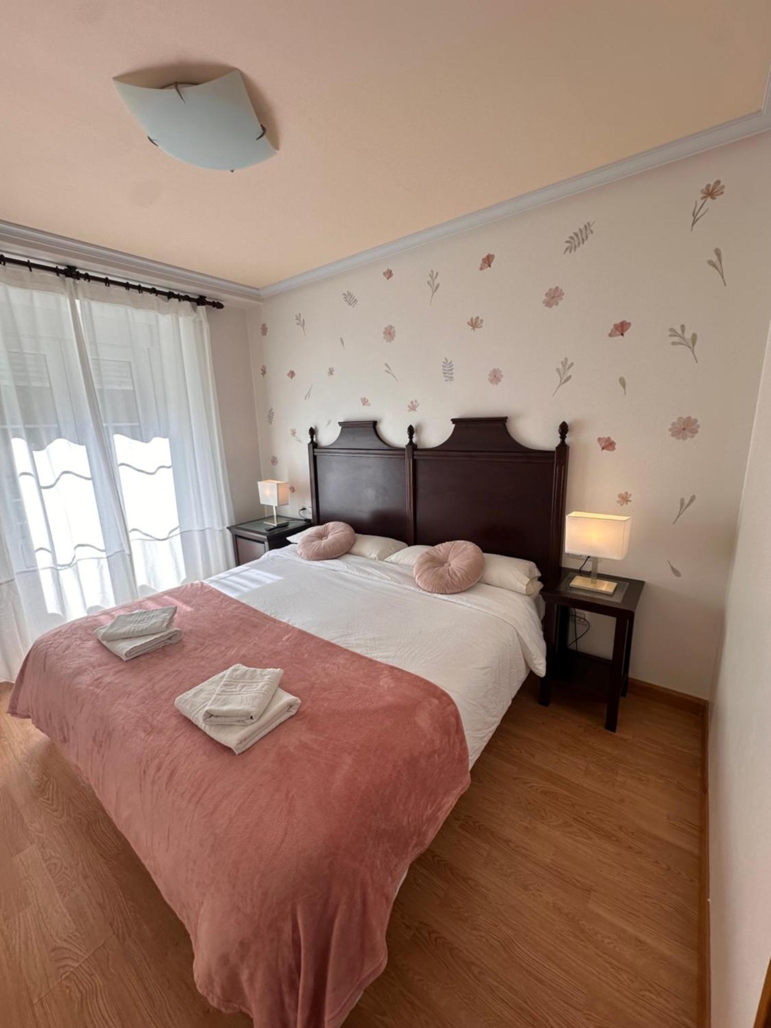 Hotel Y Apartamentos La Lonja Кангас-де-Оніс Екстер'єр фото